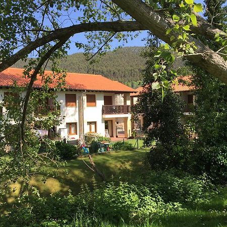 Apartamentos Rurales La Fuente Pesués Exterior foto
